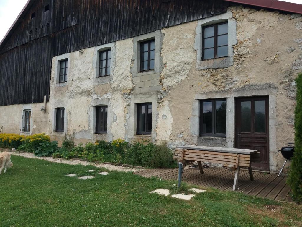 Appartement meublé agréable au cœur du massif du Jura Fibre optique internet 131 Rue de l'Église, 25160 Malpas