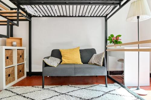Appartement Meublé avec Balcon proche de toutes commodités
