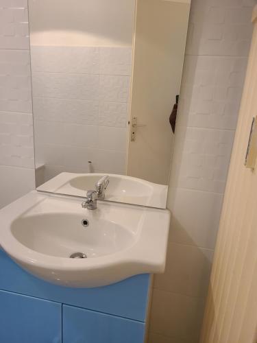 appartement meublé avec stationnement privé