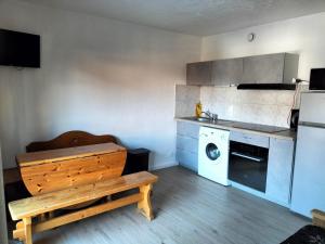 Appartement meublé avec vue sur les montagnes et piscine l'été
