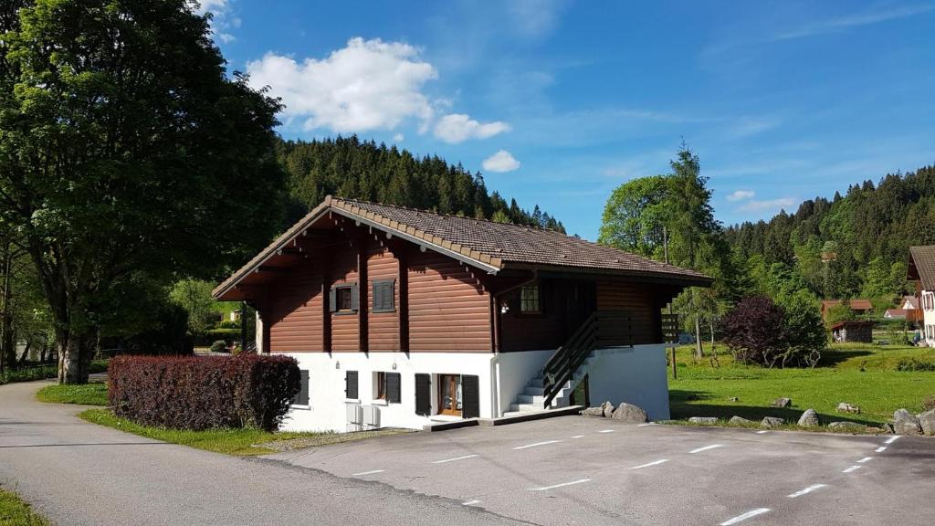 Appartement meublé dans chalet, proche lac au calme 4 Chemin des Fontenottes, 88400 Gérardmer