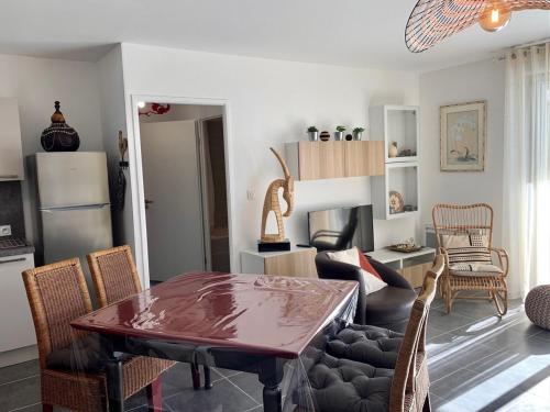 Appartement Mèze, 3 pièces, 4 personnes - FR-1-604-22