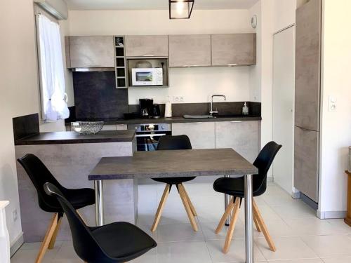 Appartement Mèze, 3 pièces, 4 personnes - FR-1-604-27