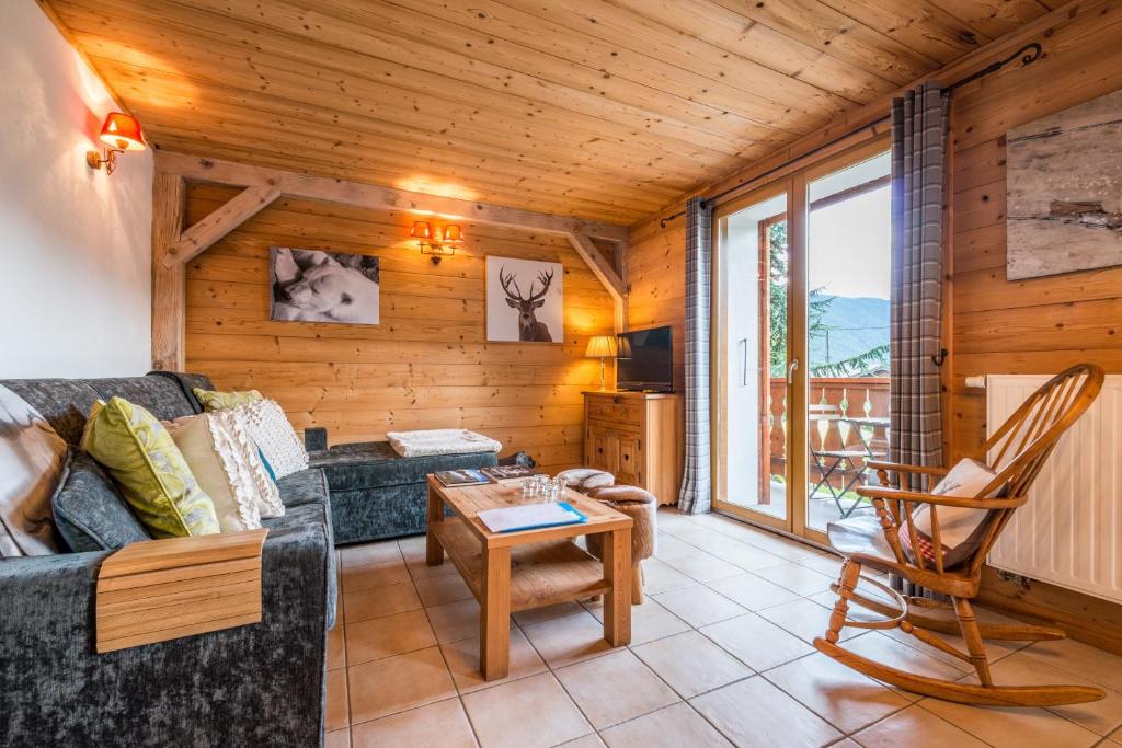 Appartement Appartement Midi Romand proche Morzine 103 Chemin des Combes 74110 Essert-Romand