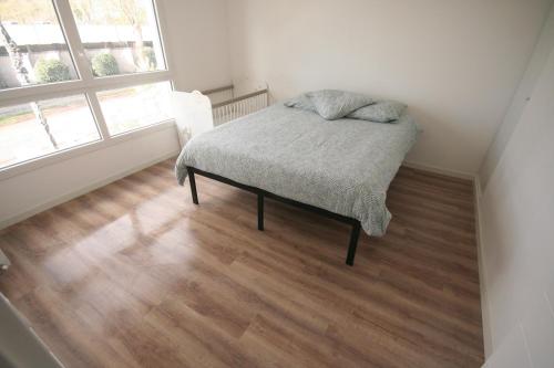 Appartement MINIMALISTE merci de bien Lire la partie \