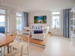 Appartement mit Meerblick, 2 Schlafzimmern und Balkon SV 008