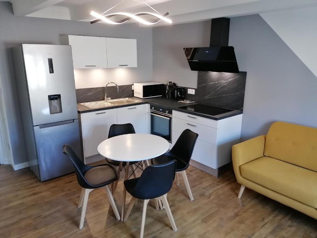 Appartement moderne entièrement rénové 15 Rue du 14 Juillet, 15000 Aurillac