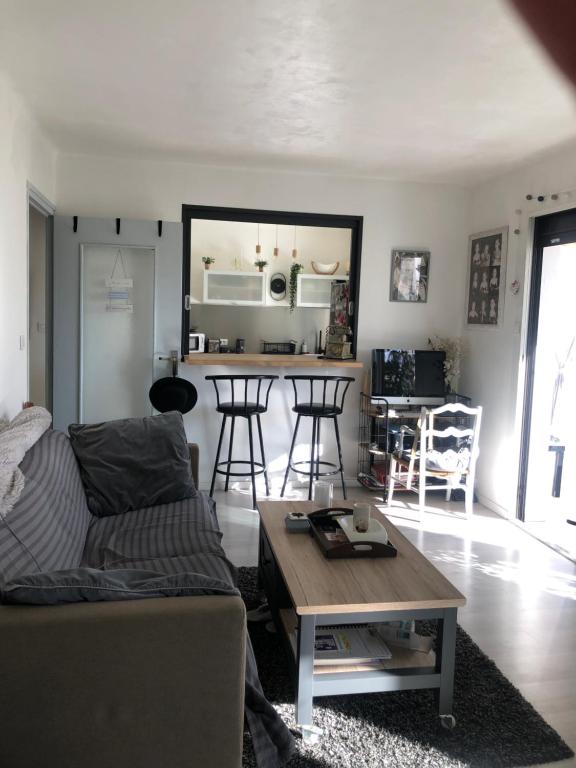 Appartement moderne Résidence belle plaine bat camélia 350 Avenue Guillaume Dulac, 13600 La Ciotat