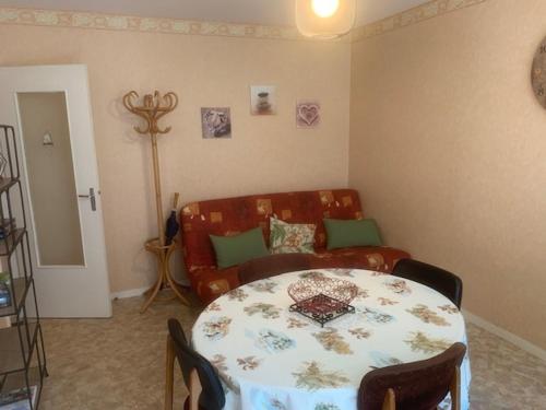 Appartement Mont-Dore, 2 pièces, 4 personnes - FR-1-415-103