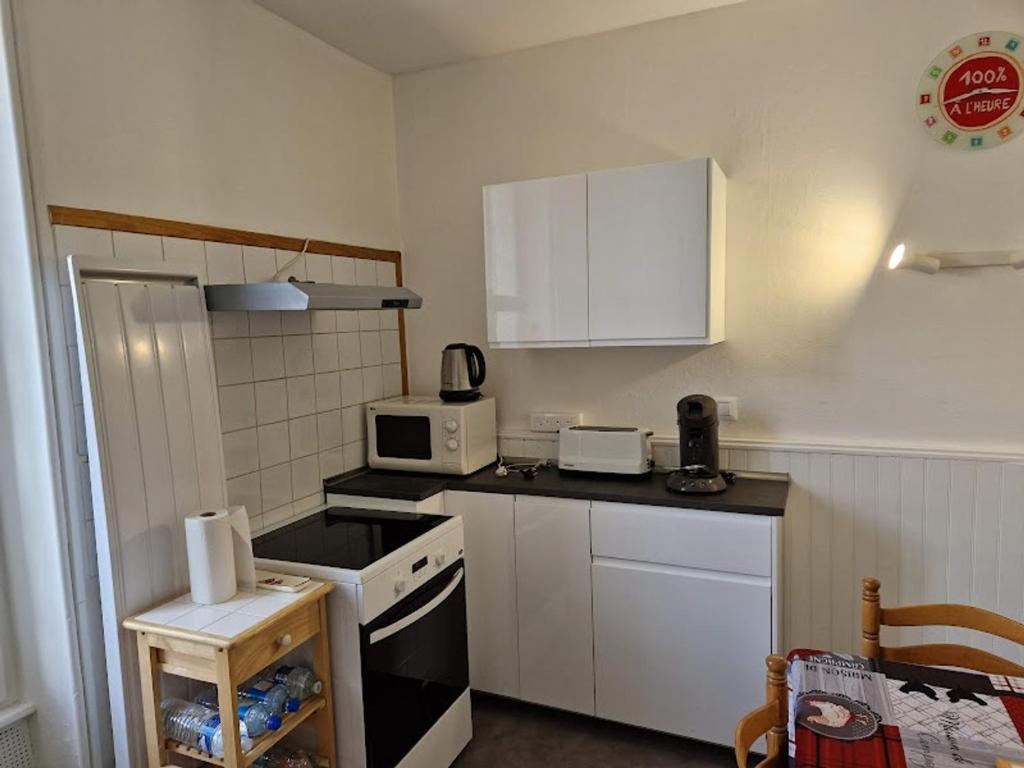 Appartement Appartement Mont-Dore, 2 pièces, 4 personnes - FR-1-415-138 11 rue de la saigne 63240 Le Mont-Dore