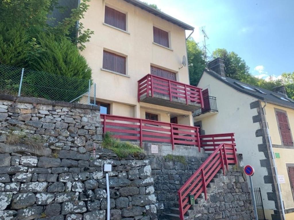 Appartement Appartement Mont-Dore, 3 pièces, 4 personnes - FR-1-415-93 22 ROUTE DE CLERMONT 63240 Le Mont-Dore