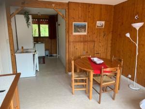 Appartement Mont-Dore, 3 pièces, 4 personnes - FR-1-415-93