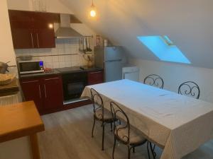 Appartement Mont-Dore, 3 pièces, 6 personnes - FR-1-415-11