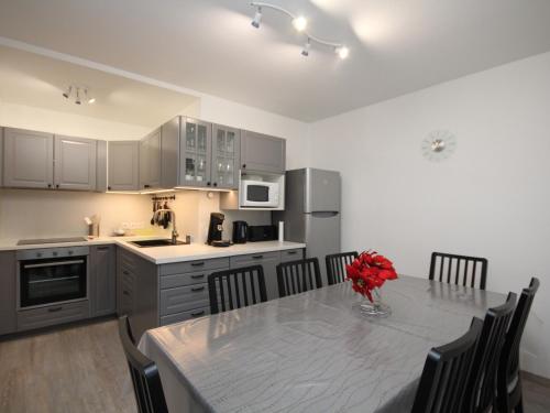 Appartement Mont-Dore, 4 pièces, 8 personnes - FR-1-608-3