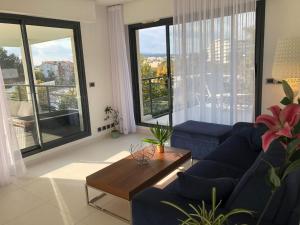Appartement montfleury, 2 terrasses, 2 chambres , 2 sdb , pkg privé piscine, 10 min walk to Croisette beach and Palais des festivals