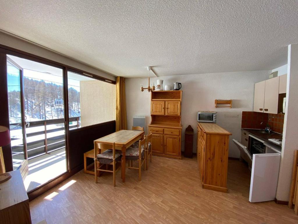 Appartement Appartement Montgenèvre, 2 pièces, 6 personnes - FR-1-445-107 Route Des Chalmettes -  - 05100 Montgenèvre