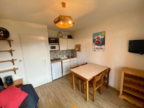 Appartement Montvalezan-La Rosière, 2 pièces, 4 personnes - FR-1-275-192