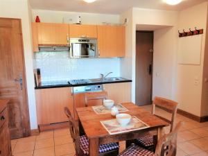 Appartement Appartement Morillon 1100, 2 pièces, 4 personnes - FR-1-412-21 Les Esserts -  - 74440 Morillon Rhône-Alpes