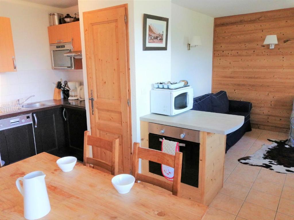 Appartement Morillon 1100, 3 pièces, 6 personnes - FR-1-412-5 Les Esserts -  -, 74440 Morillon