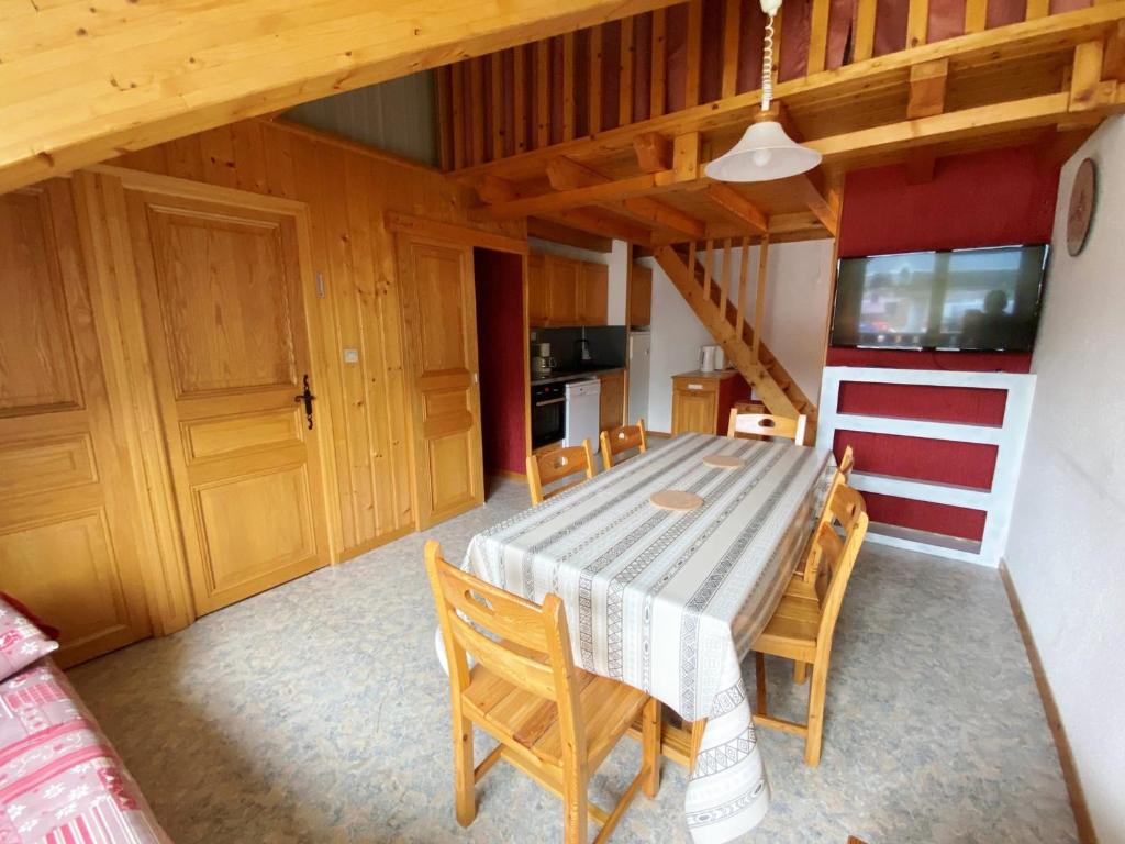 Appartement Appartement Morillon 1100, 4 pièces, 8 personnes - FR-1-412-61 Les Esserts 74440 Morillon