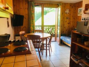 Appartement Appartement Morillon Village, 3 pièces, 4 personnes - FR-1-629-90 412 route de grandschamps 74440 Morillon Rhône-Alpes