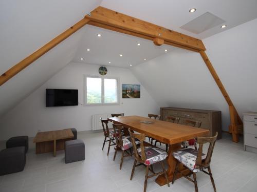 Appartement Murat-le-Quaire, 5 pièces, 8 personnes - FR-1-608-7