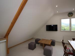Appartement Murat-le-Quaire, 5 pièces, 8 personnes - FR-1-608-7