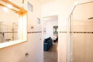 Appartement appartement n2 centre village, clim, parking gratuit 8 Rue Faubourg national 30220 Aigues-Mortes Languedoc-Roussillon