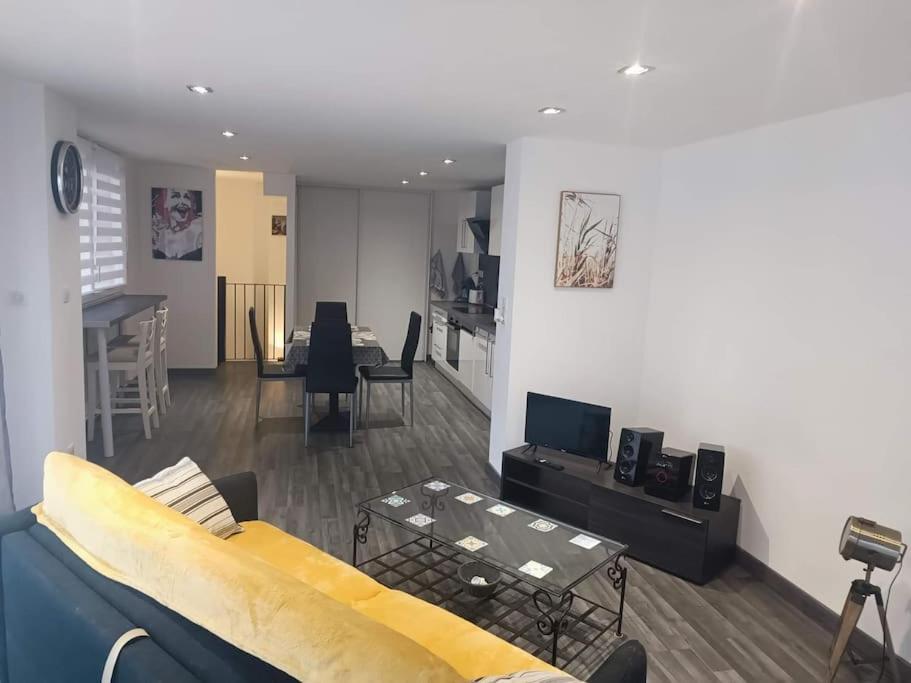 Appartement neuf 56m2 climatisé accès direct plage Nautiques de St Clair 4 Rue Paul Baudassé, 34200 Sète