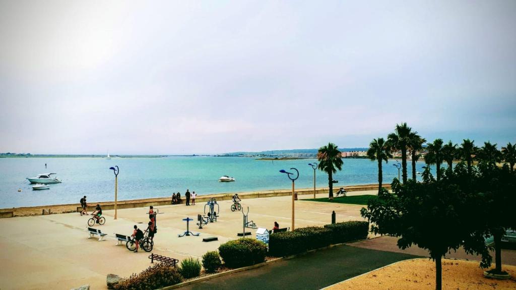 Appartement neuf 6 couchages 50 metres de la plage 17 Rue du Verveux Carrieira de la Pantena, 11430 Gruissan