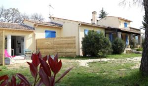 Appartement neuf clim, terrasse & piscine