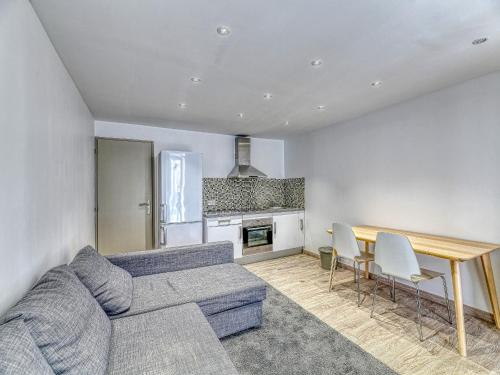 Appartement Nîmes, 1 pièce, 2 personnes - FR-1-669-7