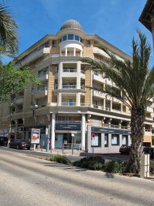 Appartement Appartement Palais Milton Appt 307 - 3è étage 74 Boulevard Carnot 06400 Cannes Provence-Alpes-Côte d\'Azur