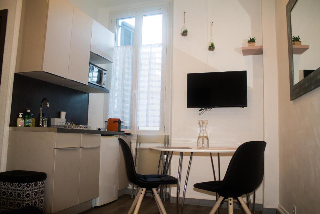 Appartement palais plages étage 2 12 Rue Forville, 06400 Cannes