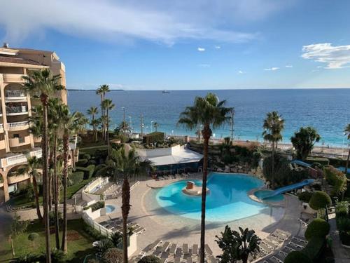 appartement palme d'azur vue mer et piscine