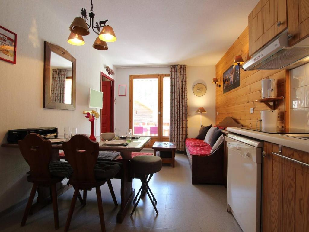 Appartement Pelvoux, 2 pièces, 6 personnes - FR-1-330G-83 Plateau Des Essarts -  -, 05340 Pelvoux