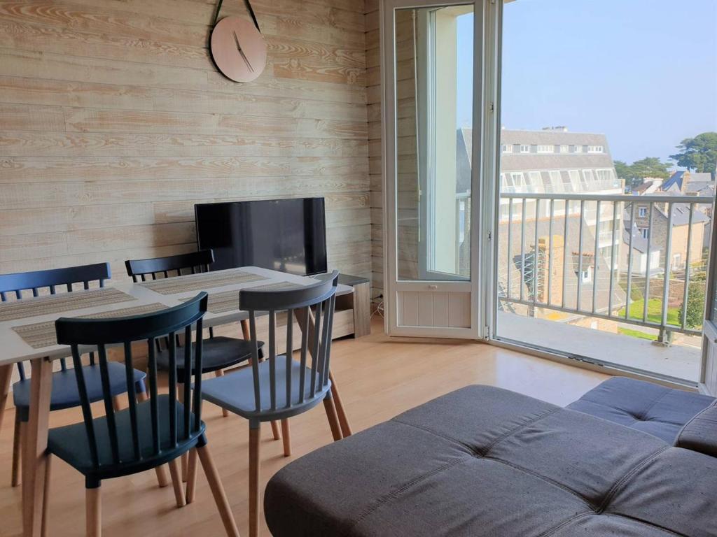 Appartement Appartement Perros-Guirec, 2 pièces, 4 personnes - FR-1-368-347 Résidence des 7 Iles 19 rue des 7 Iles 22700 Perros-Guirec