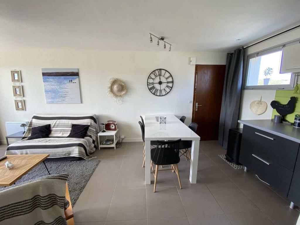 Appartement Perros-Guirec, 3 pièces, 5 personnes - FR-1-368-371 Résidence Le Squewel - Appartement n°6 157, Rue Saint Guirec - PLOUMANACH, 22700 Perros-Guirec