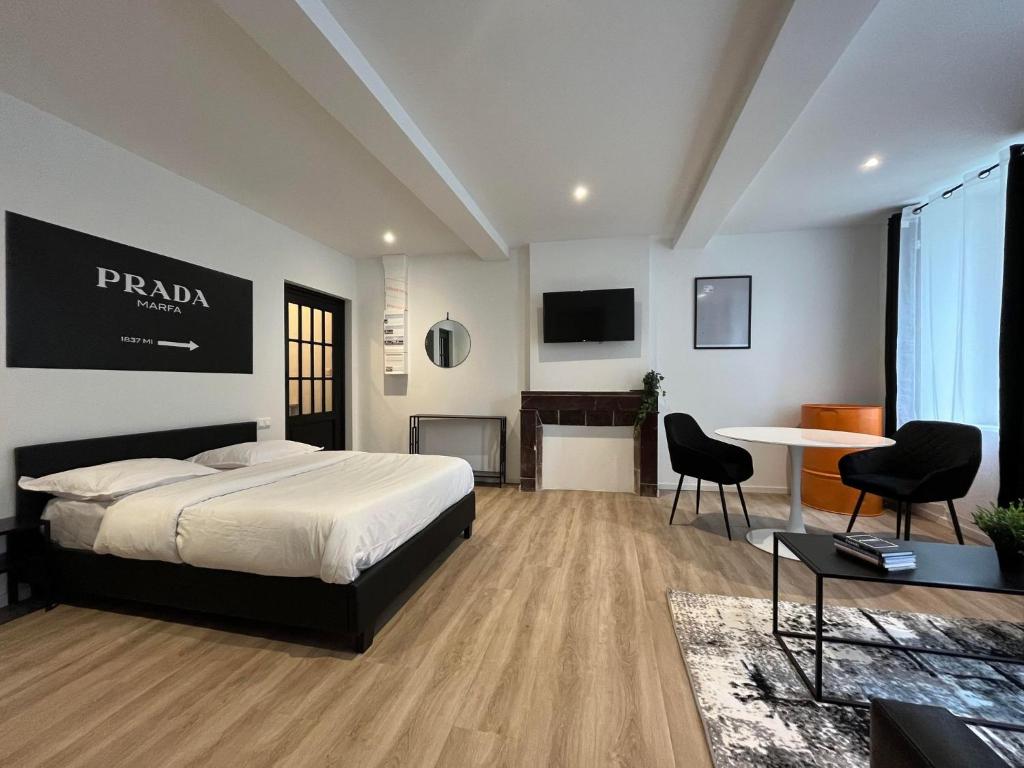 APPARTEMENT PIERRE FABRE - ELEGANT - CENTRE VILLE RDJ 13 Rue Maréchal Foch, 11400 Castelnaudary