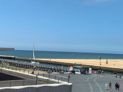 APPARTEMENT PLAGE EN RESIDENCE ENTIER 2 CHAMBRES