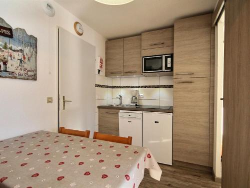 Appartement Plagne Soleil, 2 pièces, 4 personnes - FR-1-455-113