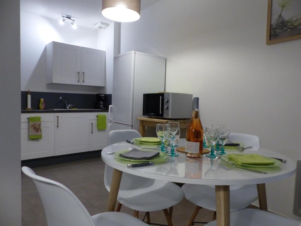 Appartement Plein Centre Avignon Rez de chaussé appartement 3 6 Rue Collège de la Croix, 84000 Avignon