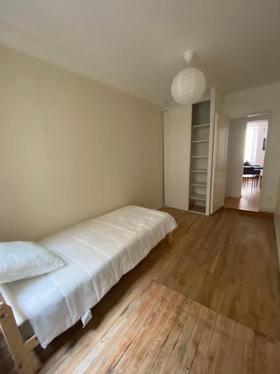 Appartement plein de charme au centre de la ville 86 Rue Armand Caduc, 33190 La Réole