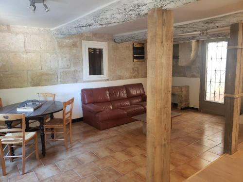 Appartement plein de charme dans vieux mas