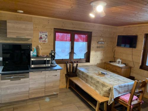 APPARTEMENT PLEIN SUD AUX SAISIES n3