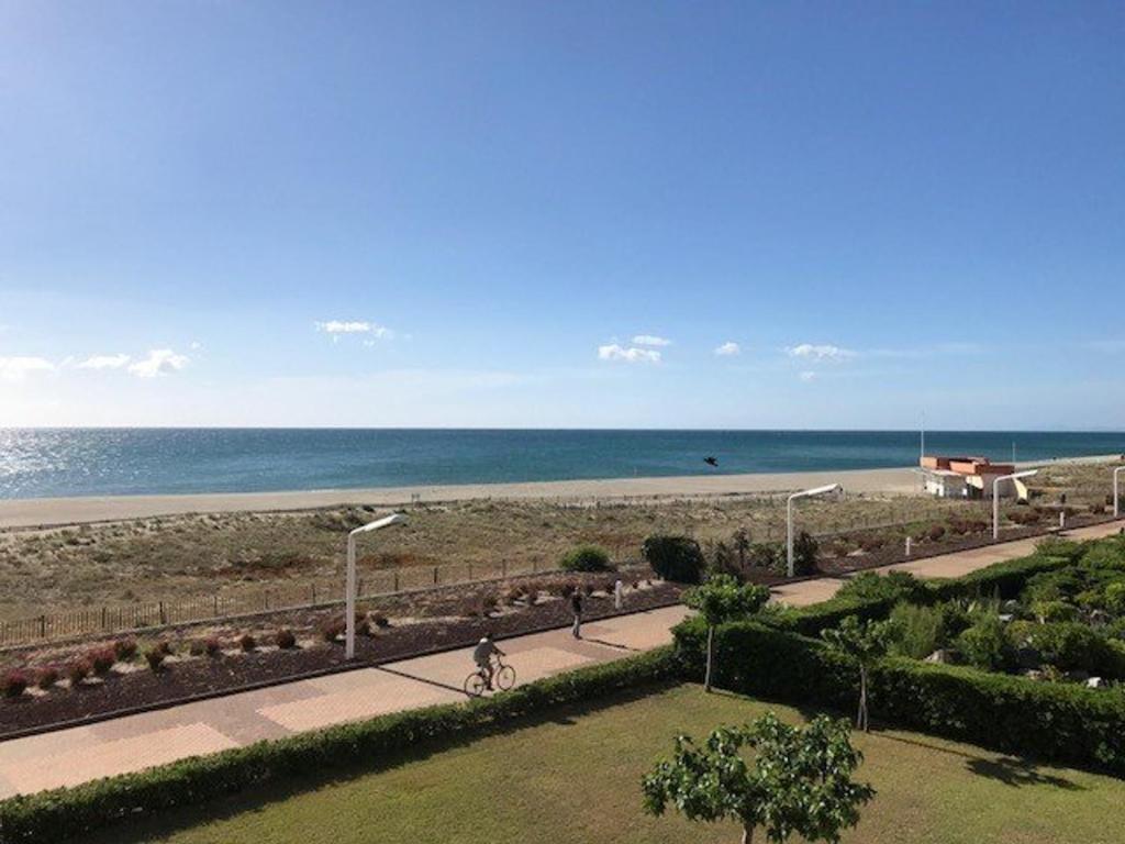 Appartement Appartement Port Barcarès, 3 pièces, 5 personnes - FR-1-81-205 Palm Beach - 236 D 2Â°Etage - Avenue De La Grande Plage 66420 Port Leucate