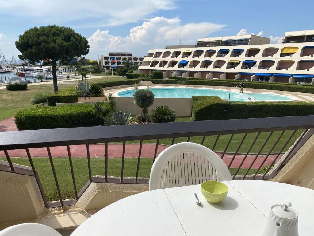 Appartement Port Camargue, 1 pièce, 4 personnes - FR-1-250-167 1 AVENUE DU CENTURION APPARTEMENT N°2118 - ENTREE 9 - 1er ETAGE - PK CO, 30240 Le Grau-du-Roi