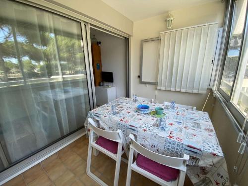 Appartement Port Camargue, 1 pièce, 4 personnes - FR-1-250-193