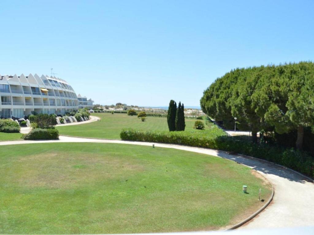 Appartement Appartement Port Camargue, 1 pièce, 4 personnes - FR-1-250-22 Appartement NÂ°183 Baie Soleil 1Er Etage - 219 Route Des Marines  - 30240 Le Grau-du-Roi