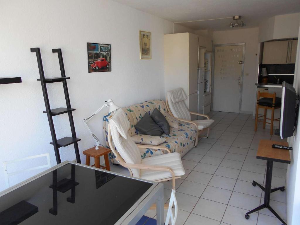 Appartement Appartement Port Camargue, 1 pièce, 4 personnes - FR-1-250-226 225 ROUTE DES MARINES ETAGE 1 - PORTE 1114 30240 Le Grau-du-Roi